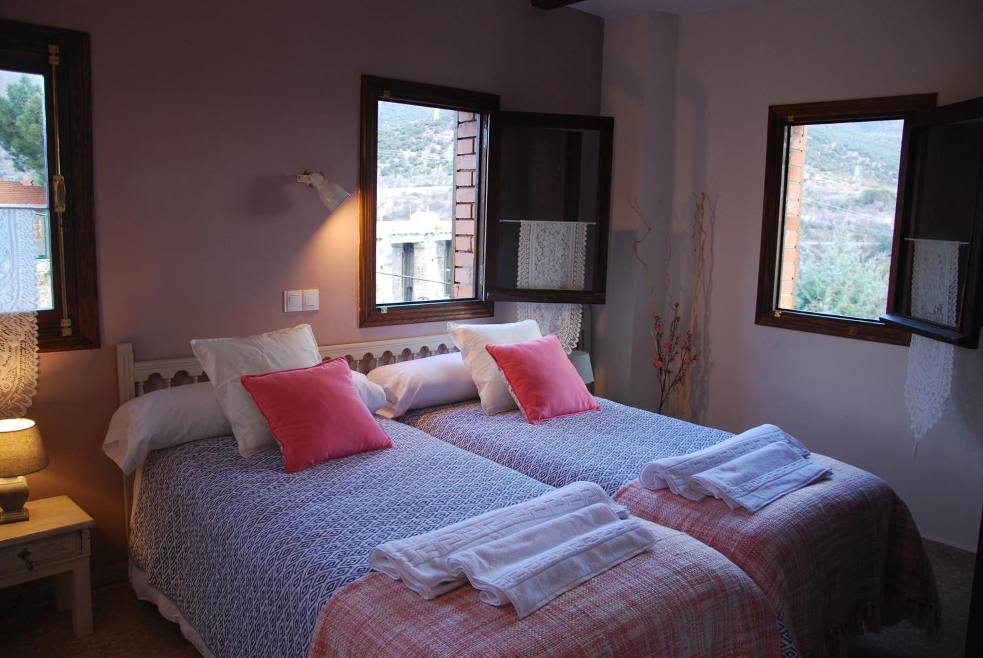 Hotel Rural Don Burguillo 엘 티엠블로 외부 사진