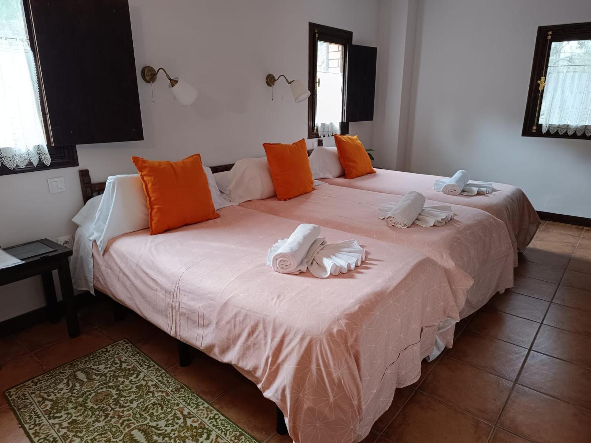 Hotel Rural Don Burguillo 엘 티엠블로 외부 사진