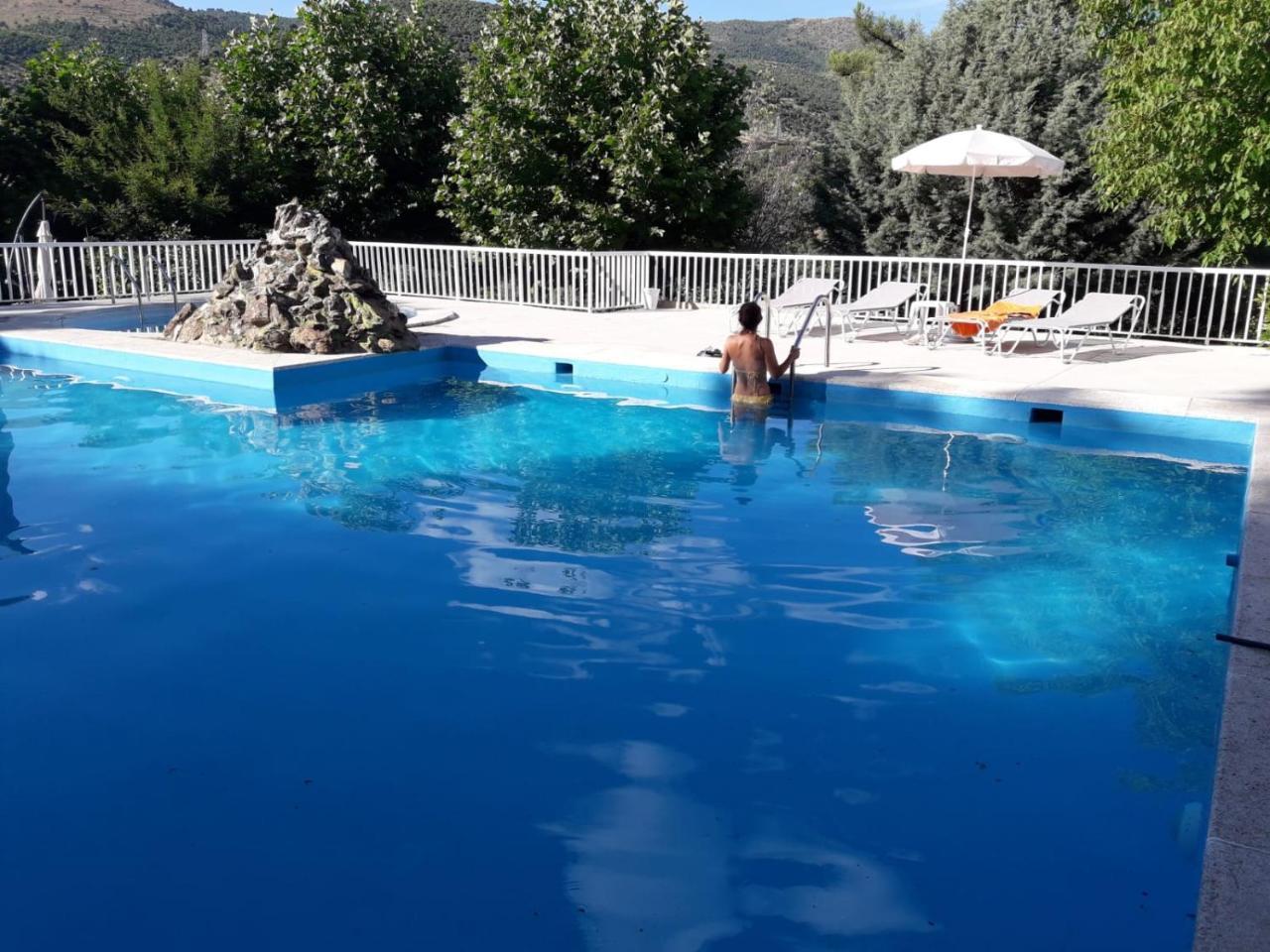 Hotel Rural Don Burguillo 엘 티엠블로 외부 사진